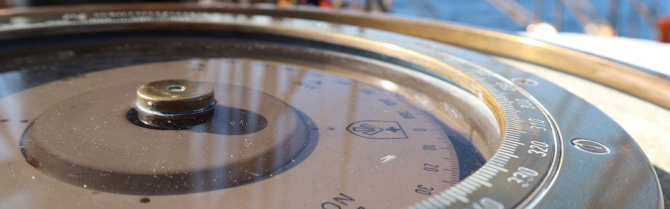 https://commons.wikimedia.org/wiki/File:Compass_on_the_Brig_Roald_Amundsen.jpg